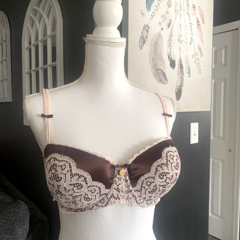 V 1969 Versace bra.